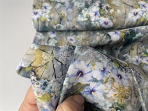Fastvævet viscose - med ren blomster idyl 